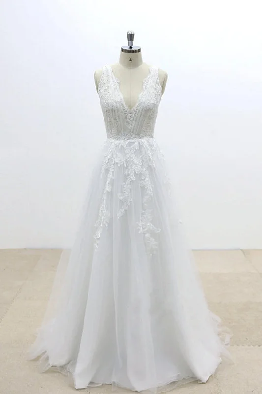 A Line V-Neck Lace Appliqued Tulle Wedding Dresses with V-Cut Back Beach Wedding Dresses N818