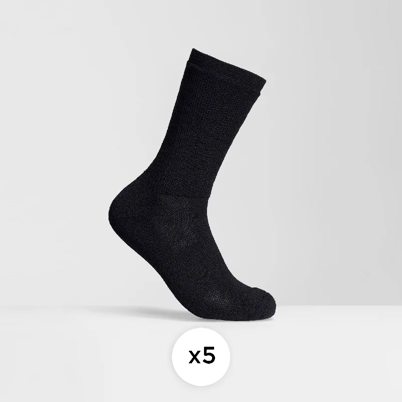 Sheer men's socks for a delicate appearanceMen's 5 Pack // Merino All Season Crew Socks
