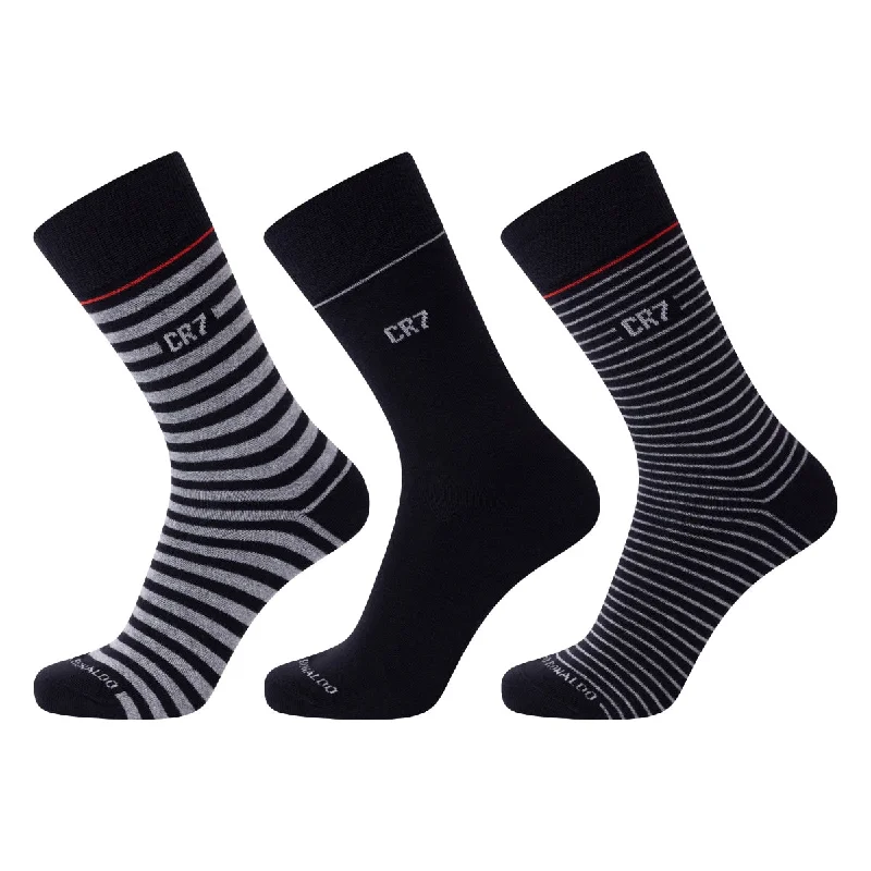 Patterned men's socks with geometric designsCR7 Men's Cotton Blend 3-Pack Fashion Socks, multicolor Patterned men's socks with geometric designsCR7 Men's Cotton Blend 3-Pack Fashion Socks, multicolor