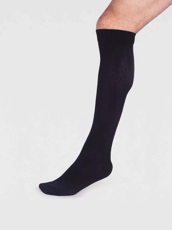Cashmere men's socks for a luxurious feelEssential Recycled Nylon Compression Flight Socks - Black Cashmere men's socks for a luxurious feelEssential Recycled Nylon Compression Flight Socks - Black