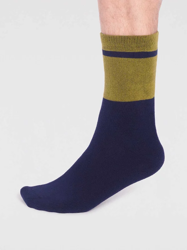 Moisture - wicking men's socks for drynessGordon Organic Cotton Plain Walker Socks - Lichen Green Moisture - wicking men's socks for drynessGordon Organic Cotton Plain Walker Socks - Lichen Green