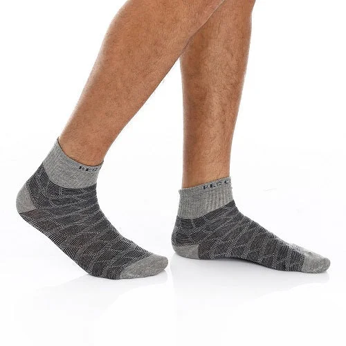 Moisture - wicking men's socks for drynessMen's Jacquard Ankle Socks - Short, Sporty - White Moisture - wicking men's socks for drynessMen's Jacquard Ankle Socks - Short, Sporty - White