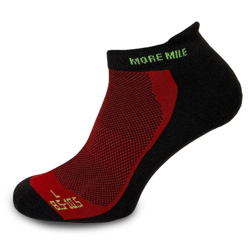 Ankle men's socks for a low - profile lookMore Mile Pace Comfort Running Socks - Red