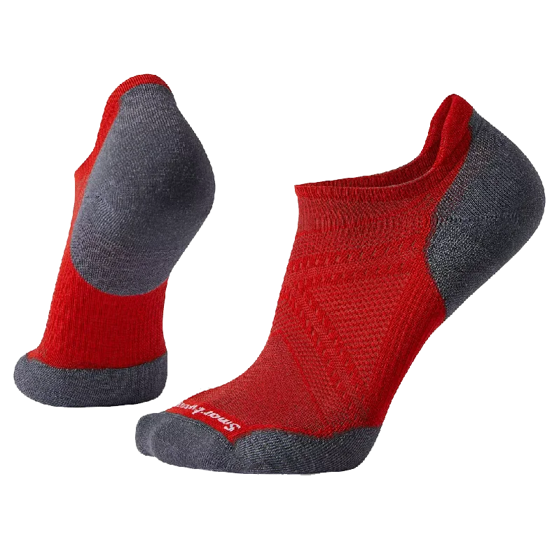 No - show men's socks for wearing with loafersMen's Run Targeted Cushion Low Ankle
