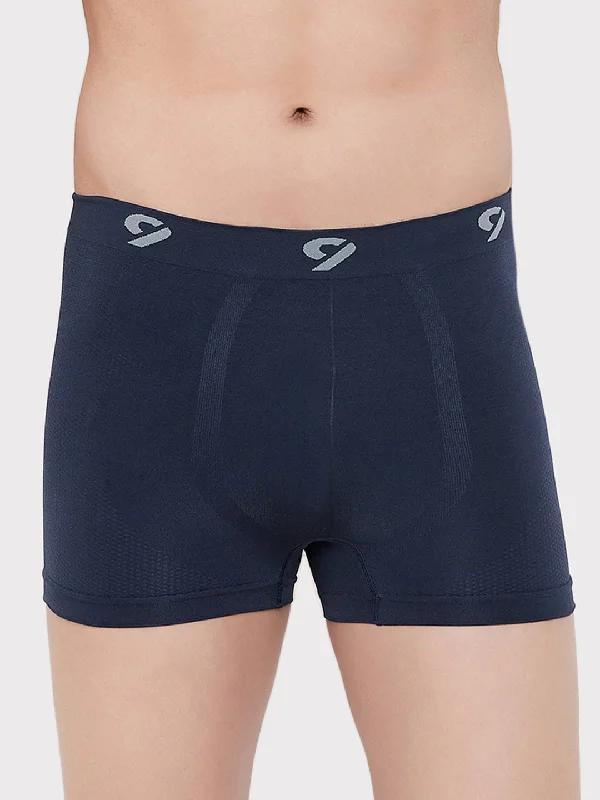 Patterned men's trunks, like camo or dotsC9 Airwear Seamless Trunk/Boxer For Men - Navy Patterned men's trunks, like camo or dotsC9 Airwear Seamless Trunk/Boxer For Men - Navy