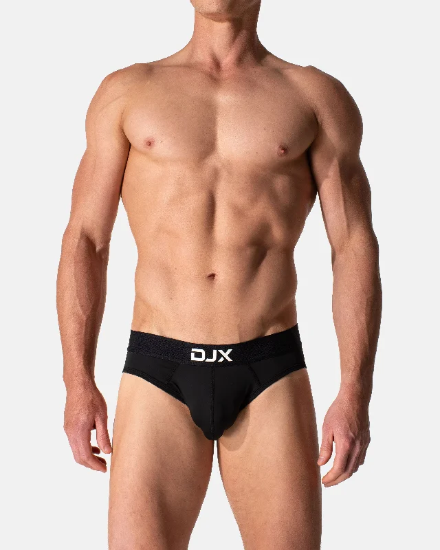 Slim - fit men's briefs for a modern styleClassic Brief