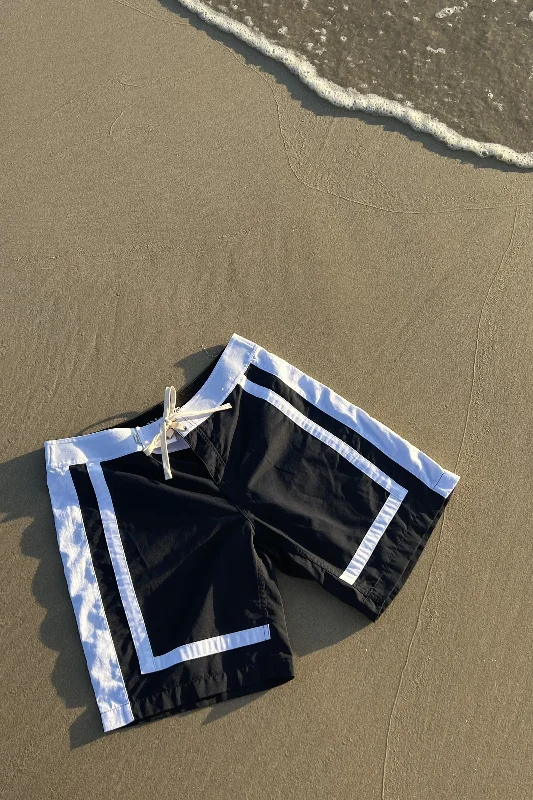 Low - rise men's trunks for a trendy lookFramework Trunk Navy