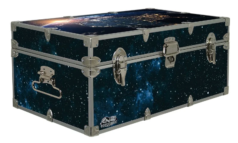 Organic men's trunks for an eco - conscious optionDesigner Trunk - Earth - 32x18x13.5" Organic men's trunks for an eco - conscious optionDesigner Trunk - Earth - 32x18x13.5"
