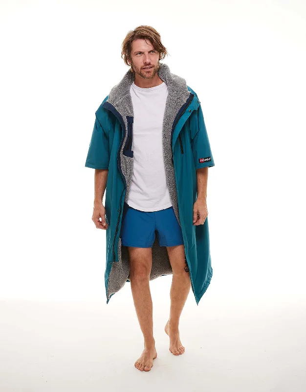 Short - style men's robes for a modern lookMen's Short Sleeve Pro Change Robe EVO - Teal Short - style men's robes for a modern lookMen's Short Sleeve Pro Change Robe EVO - Teal