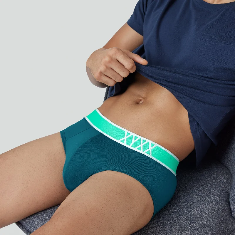 Bright - colored men's briefs for a bold statementVolt Modal Pop Briefs Emerald Green Bright - colored men's briefs for a bold statementVolt Modal Pop Briefs Emerald Green