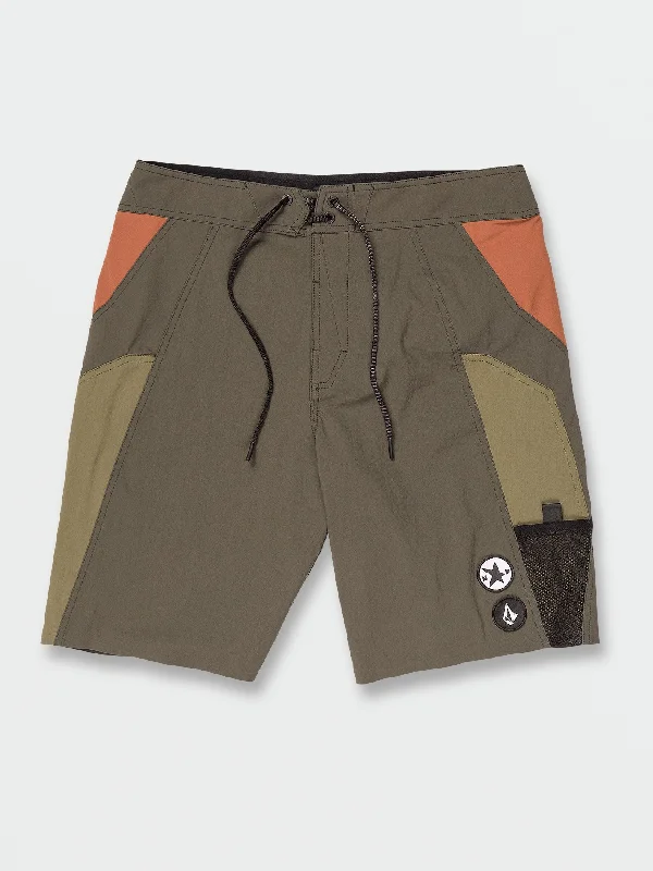 Men's trunks with a wide elastic waistbandSurf Vitals Noa Deane Liberator Trunks - Rinsed Black Men's trunks with a wide elastic waistbandSurf Vitals Noa Deane Liberator Trunks - Rinsed Black