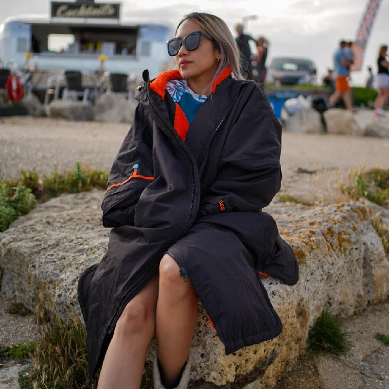 Plush men's robes with a Sherpa liningThe Sea Monster Hydro Black