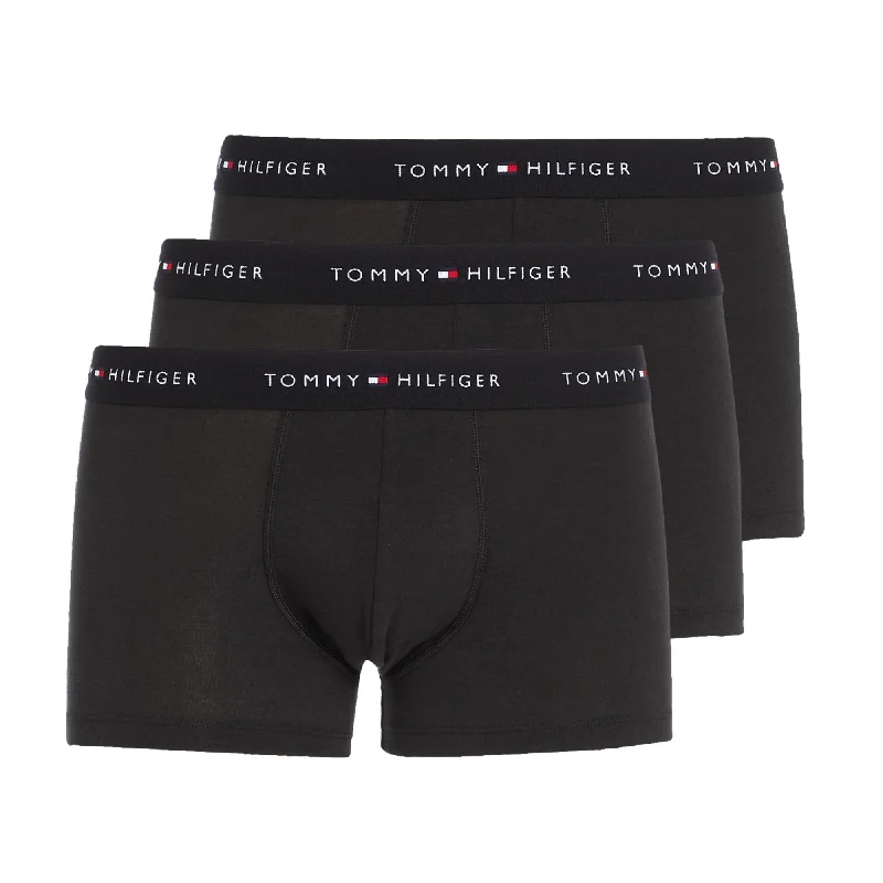 Men's trunks with a contoured pouch designTommy Hilfiger 3 Pack Essential Logo Waistband Trunks - Black Men's trunks with a contoured pouch designTommy Hilfiger 3 Pack Essential Logo Waistband Trunks - Black