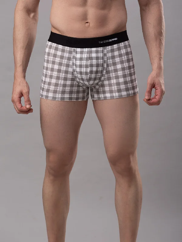 Soft - touch men's trunks for a gentle feelMen Premium White-Check Cotton Blend Trunk- Underjeans By Spykar Soft - touch men's trunks for a gentle feelMen Premium White-Check Cotton Blend Trunk- Underjeans By Spykar