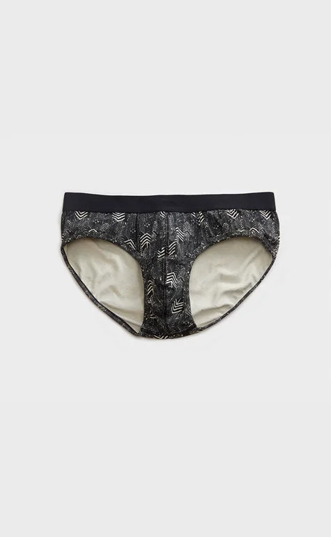 Low - cut men's briefs for a discreet appearanceNation Wave • Waistband Briefs