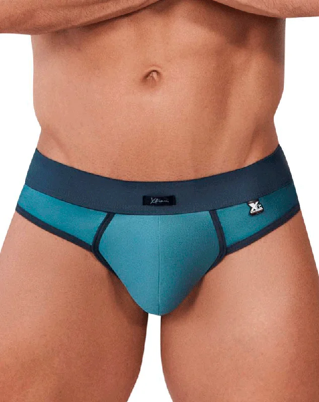 Leather men's thongs for a fetish lookXtremen 91150 Destellante Thongs Silver